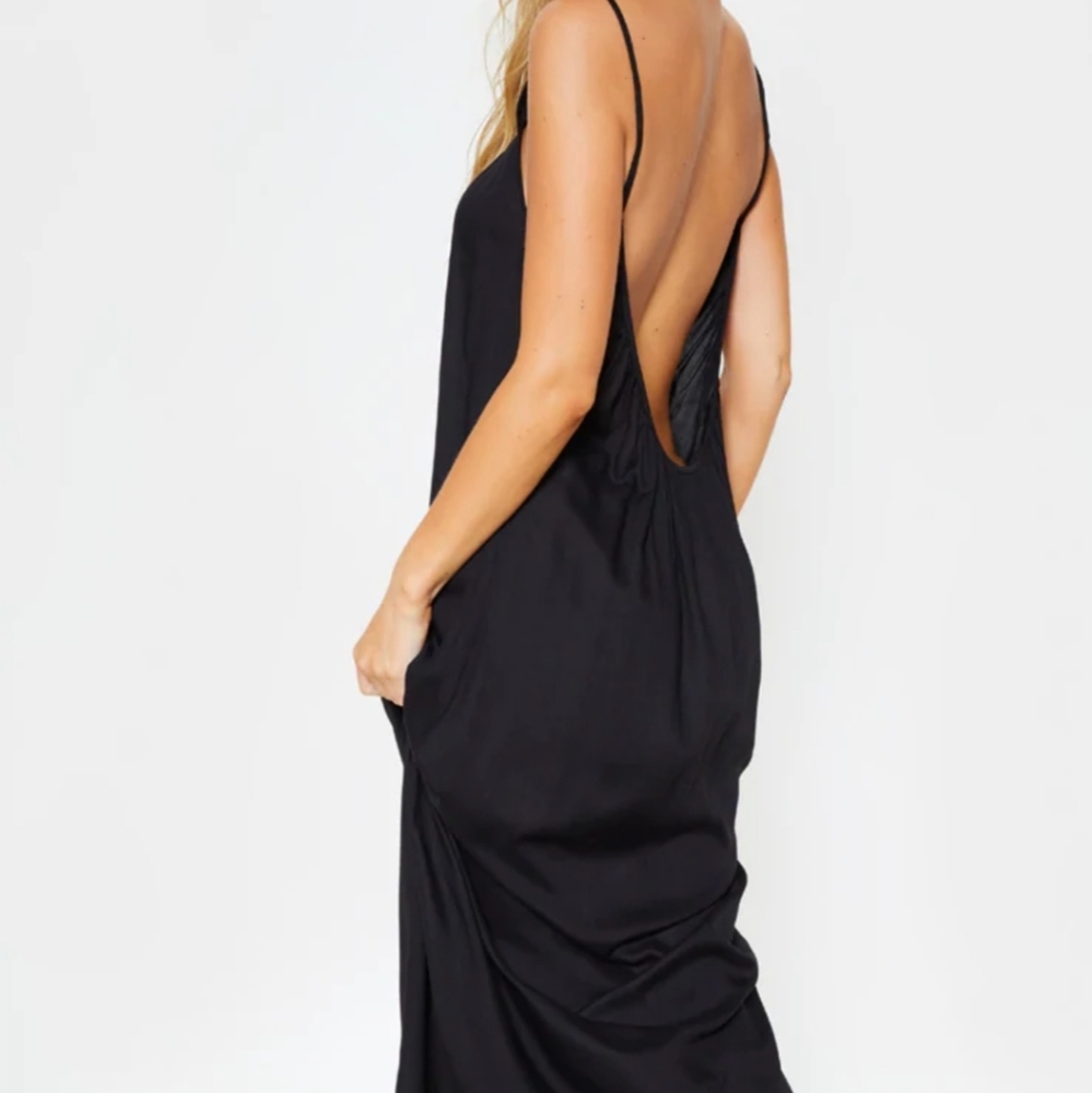 PrettyLittleThing Backless black Maxi